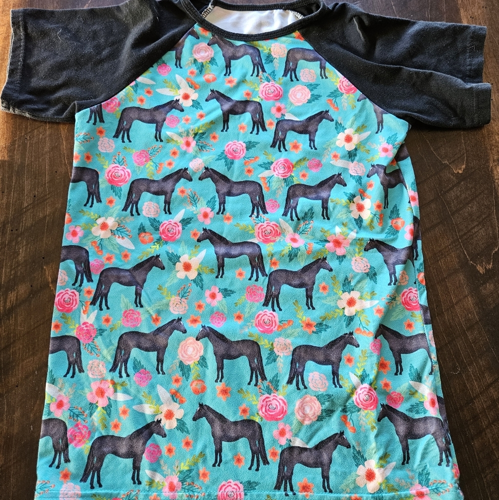 Girls horse shirt, large